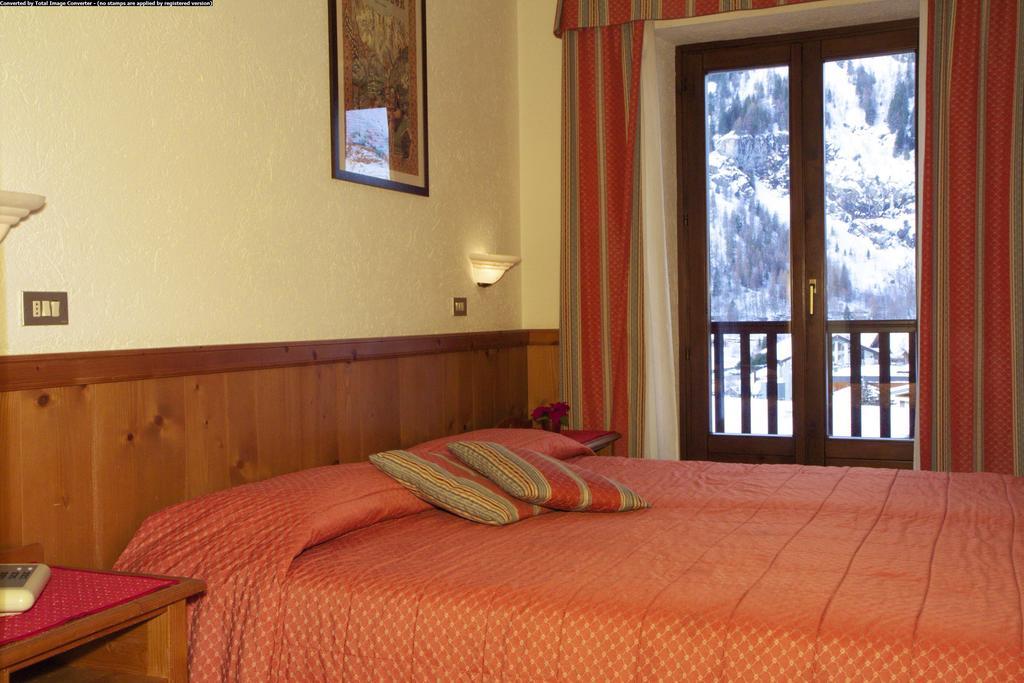 Centrale Courmayeur Luaran gambar