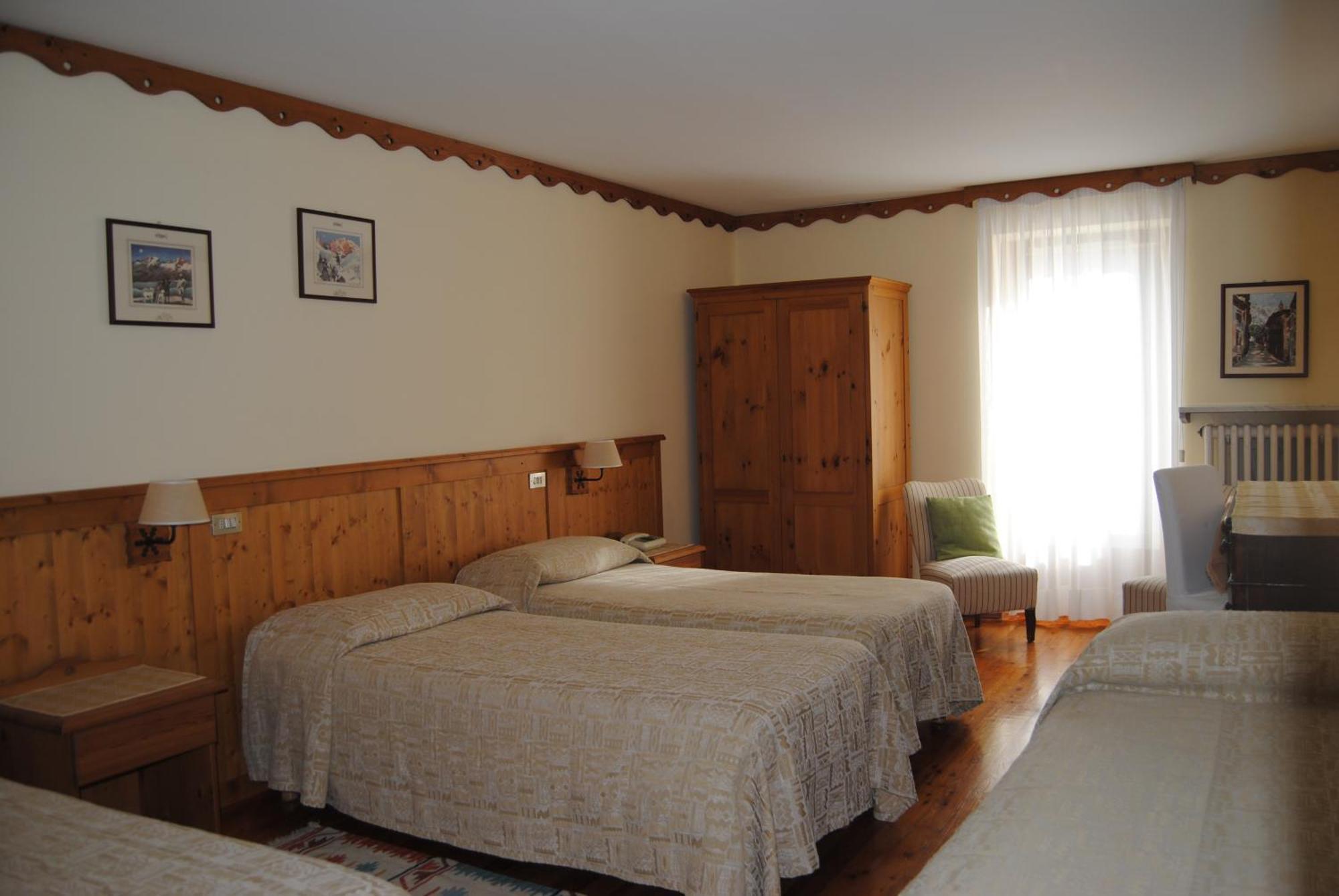 Centrale Courmayeur Luaran gambar